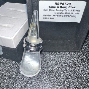 2 bands from the luxe bands size 5. Both rings are rhodium